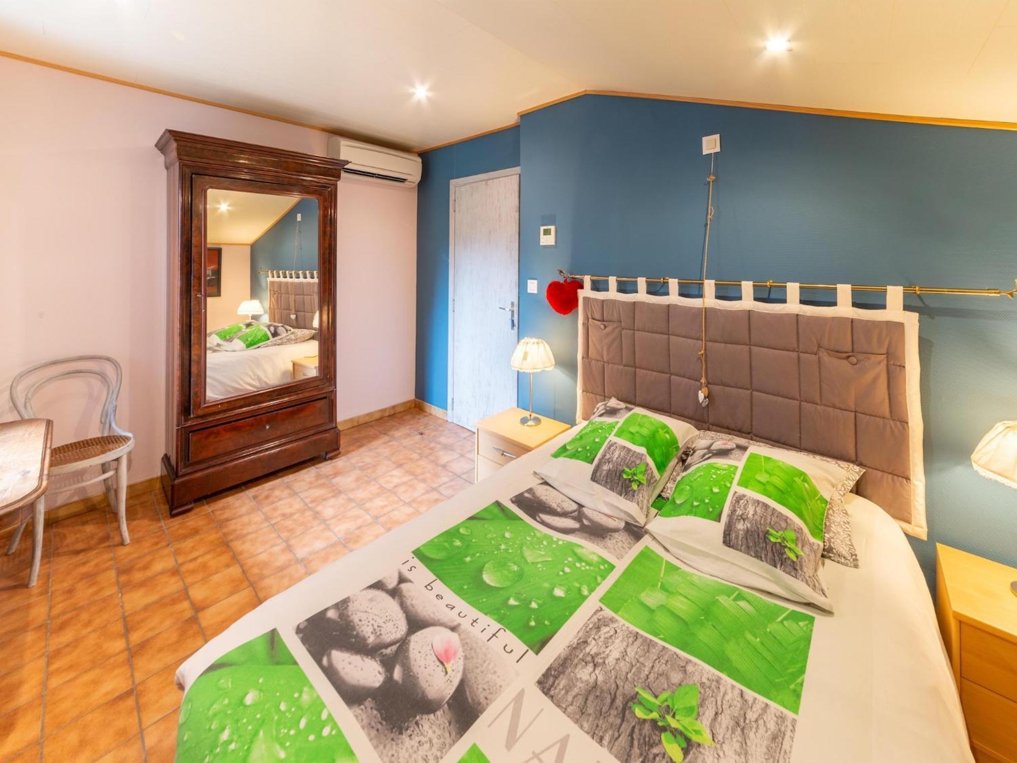 Holiday Home With Bubble Bath Florenville Extérieur photo